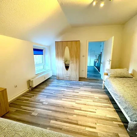 Sonnenblume Monteurwohnung Ferienwohnung Duisburgo