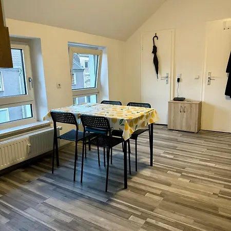 Apartment Sonnenblume Monteurwohnung Ferienwohnung *